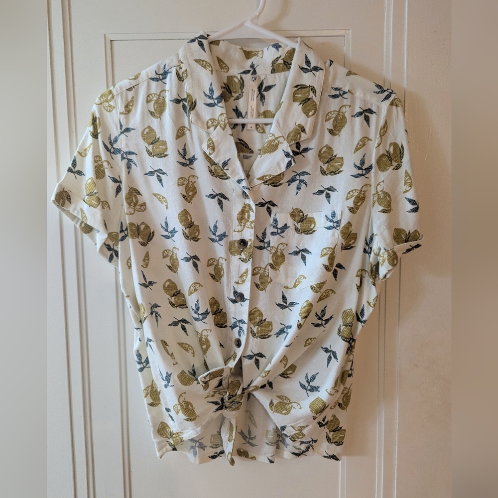 Kuhl Women's Elsie Lemon Print Button-Up Top